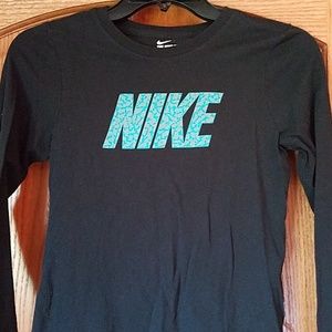 Girl's long sleeve Nike t-shirt